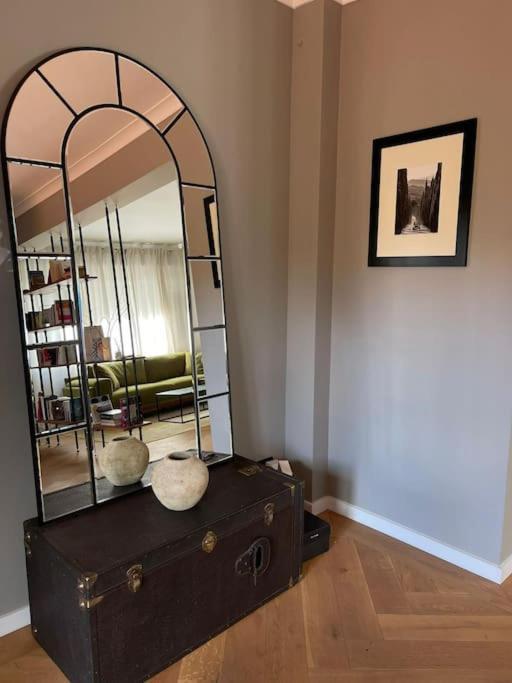 Stunning 1Bd Flat With 50M2 Terrace In The City Center Bukarest Eksteriør billede
